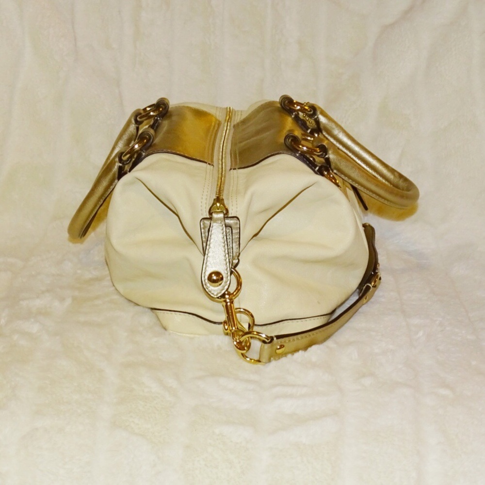 ⭐️Authentic Coach Purse⭐️ - Picture 5 of 8